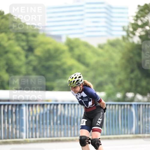 30.06.2024 - hella hamburg halbmarathon Dr. Thomas Lammeyer http://msf.ph/oto/6407817 30.06.2024 09:04:25 Kennedybrücke 37 meine-sportfotos.de
