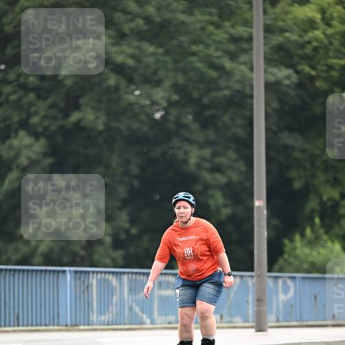 30.06.2024 - hella hamburg halbmarathon Dr. Thomas Lammeyer http://msf.ph/oto/6408149 30.06.2024 09:04:46 Kennedybrücke  meine-sportfotos.de