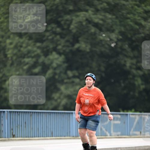 30.06.2024 - hella hamburg halbmarathon Dr. Thomas Lammeyer http://msf.ph/oto/6408209 30.06.2024 09:04:46 Kennedybrücke  meine-sportfotos.de