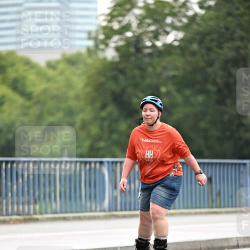30.06.2024 - hella hamburg halbmarathon Dr. Thomas Lammeyer http://msf.ph/oto/6408308 30.06.2024 09:04:47 Kennedybrücke  meine-sportfotos.de