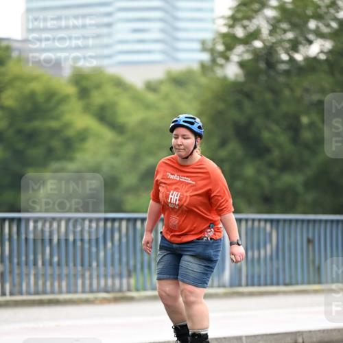 30.06.2024 - hella hamburg halbmarathon Dr. Thomas Lammeyer http://msf.ph/oto/6408340 30.06.2024 09:04:48 Kennedybrücke  meine-sportfotos.de