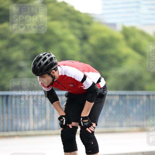 30.06.2024 - hella hamburg halbmarathon Dr. Thomas Lammeyer http://msf.ph/oto/6408351 30.06.2024 09:04:49 Kennedybrücke  meine-sportfotos.de