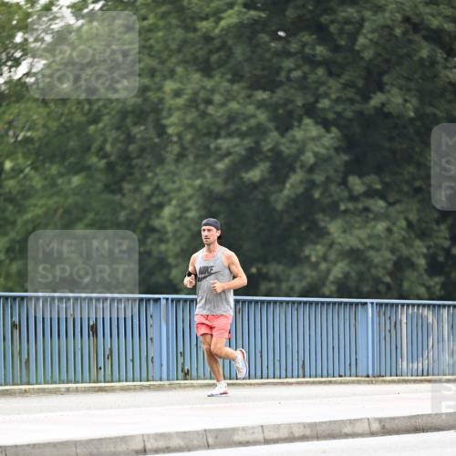 30.06.2024 - hella hamburg halbmarathon Dr. Thomas Lammeyer http://msf.ph/oto/6408484 30.06.2024 09:05:02 Kennedybrücke  meine-sportfotos.de