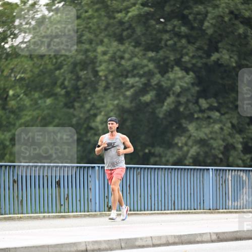 30.06.2024 - hella hamburg halbmarathon Dr. Thomas Lammeyer http://msf.ph/oto/6408503 30.06.2024 09:05:02 Kennedybrücke  meine-sportfotos.de