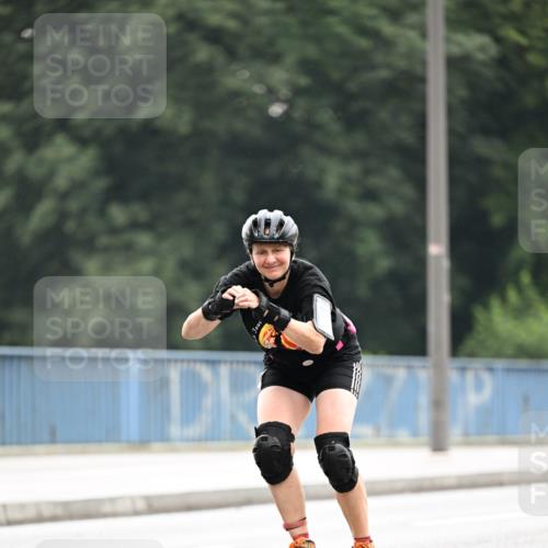 30.06.2024 - hella hamburg halbmarathon Dr. Thomas Lammeyer http://msf.ph/oto/6408837 30.06.2024 09:05:09 Kennedybrücke  meine-sportfotos.de