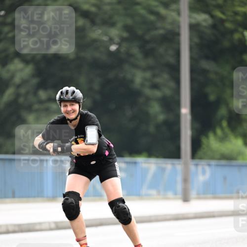 30.06.2024 - hella hamburg halbmarathon Dr. Thomas Lammeyer http://msf.ph/oto/6408859 30.06.2024 09:05:09 Kennedybrücke 2017 meine-sportfotos.de