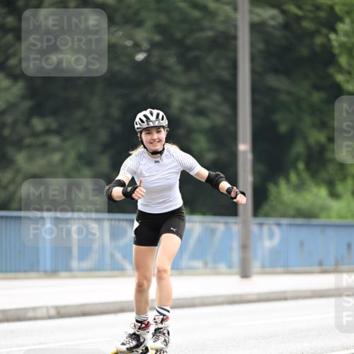 30.06.2024 - hella hamburg halbmarathon Dr. Thomas Lammeyer http://msf.ph/oto/6408892 30.06.2024 09:05:11 Kennedybrücke  meine-sportfotos.de