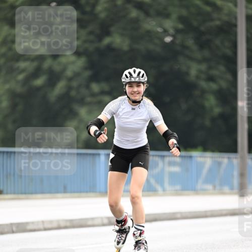 30.06.2024 - hella hamburg halbmarathon Dr. Thomas Lammeyer http://msf.ph/oto/6408929 30.06.2024 09:05:11 Kennedybrücke  meine-sportfotos.de