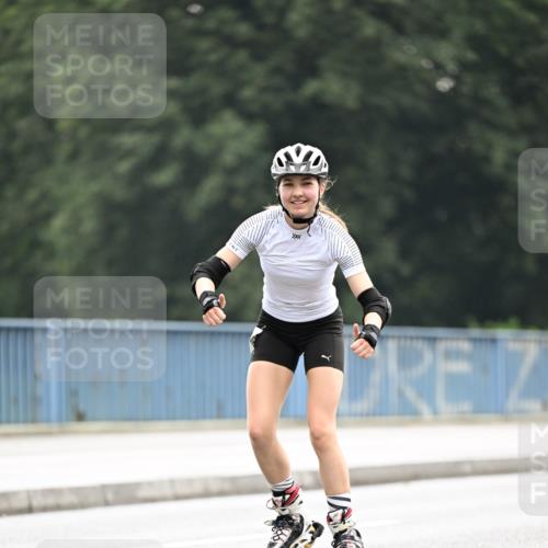 30.06.2024 - hella hamburg halbmarathon Dr. Thomas Lammeyer http://msf.ph/oto/6408948 30.06.2024 09:05:11 Kennedybrücke  meine-sportfotos.de