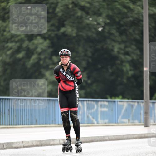 30.06.2024 - hella hamburg halbmarathon Dr. Thomas Lammeyer http://msf.ph/oto/6409082 30.06.2024 09:05:19 Kennedybrücke  meine-sportfotos.de