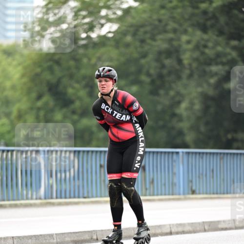 30.06.2024 - hella hamburg halbmarathon Dr. Thomas Lammeyer http://msf.ph/oto/6409227 30.06.2024 09:05:20 Kennedybrücke  meine-sportfotos.de
