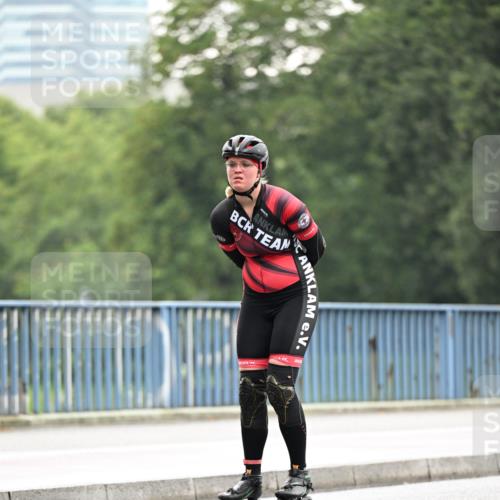 30.06.2024 - hella hamburg halbmarathon Dr. Thomas Lammeyer http://msf.ph/oto/6409246 30.06.2024 09:05:20 Kennedybrücke  meine-sportfotos.de