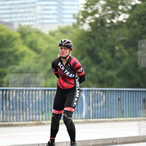 30.06.2024 - hella hamburg halbmarathon Dr. Thomas Lammeyer http://msf.ph/oto/6409304 30.06.2024 09:05:20 Kennedybrücke  meine-sportfotos.de