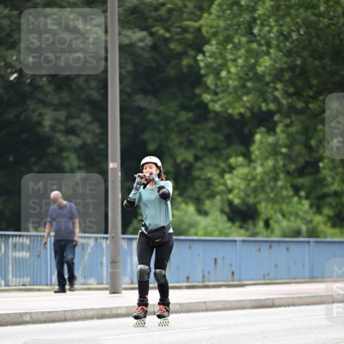 30.06.2024 - hella hamburg halbmarathon Dr. Thomas Lammeyer http://msf.ph/oto/6409617 30.06.2024 09:05:42 Kennedybrücke  meine-sportfotos.de