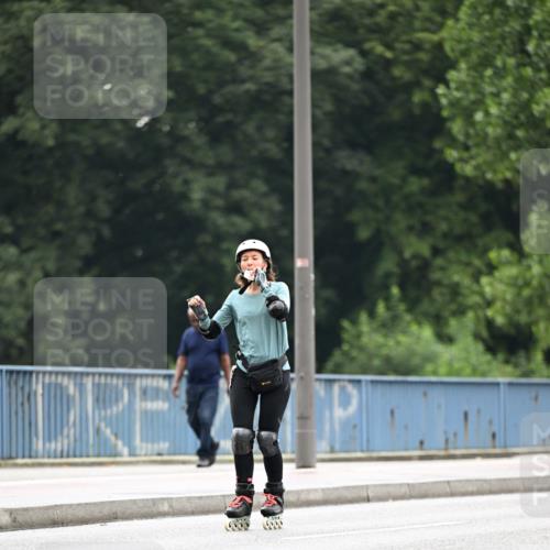 30.06.2024 - hella hamburg halbmarathon Dr. Thomas Lammeyer http://msf.ph/oto/6409673 30.06.2024 09:05:43 Kennedybrücke  meine-sportfotos.de