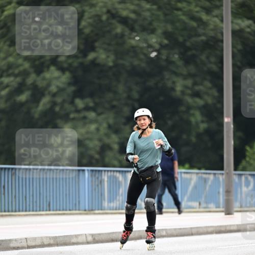 30.06.2024 - hella hamburg halbmarathon Dr. Thomas Lammeyer http://msf.ph/oto/6409761 30.06.2024 09:05:43 Kennedybrücke  meine-sportfotos.de