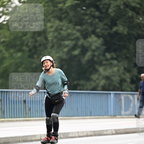 30.06.2024 - hella hamburg halbmarathon Dr. Thomas Lammeyer http://msf.ph/oto/6409913 30.06.2024 09:05:44 Kennedybrücke  meine-sportfotos.de