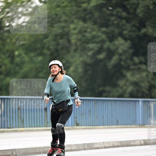 30.06.2024 - hella hamburg halbmarathon Dr. Thomas Lammeyer http://msf.ph/oto/6409936 30.06.2024 09:05:44 Kennedybrücke  meine-sportfotos.de