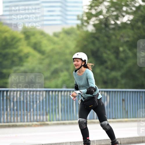 30.06.2024 - hella hamburg halbmarathon Dr. Thomas Lammeyer http://msf.ph/oto/6410019 30.06.2024 09:05:45 Kennedybrücke  meine-sportfotos.de