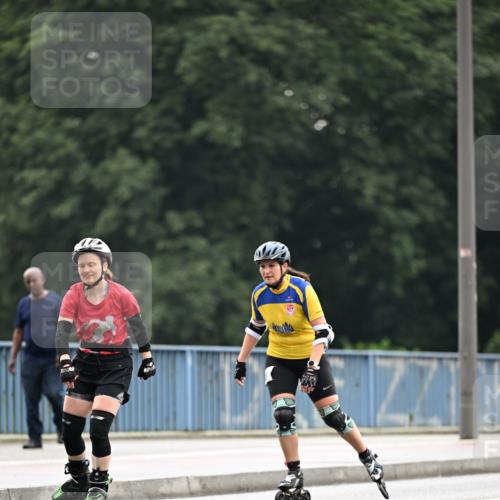 30.06.2024 - hella hamburg halbmarathon Dr. Thomas Lammeyer http://msf.ph/oto/6410129 30.06.2024 09:05:49 Kennedybrücke  meine-sportfotos.de