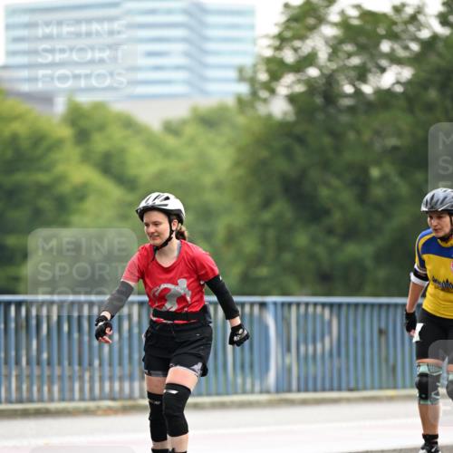 30.06.2024 - hella hamburg halbmarathon Dr. Thomas Lammeyer http://msf.ph/oto/6410230 30.06.2024 09:05:50 Kennedybrücke  meine-sportfotos.de