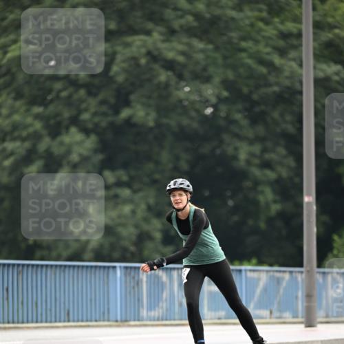 30.06.2024 - hella hamburg halbmarathon Dr. Thomas Lammeyer http://msf.ph/oto/6410324 30.06.2024 09:06:04 Kennedybrücke  meine-sportfotos.de