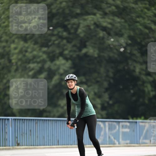 30.06.2024 - hella hamburg halbmarathon Dr. Thomas Lammeyer http://msf.ph/oto/6410376 30.06.2024 09:06:05 Kennedybrücke  meine-sportfotos.de