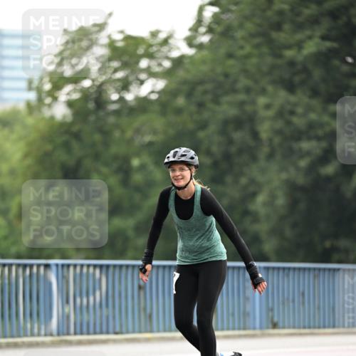 30.06.2024 - hella hamburg halbmarathon Dr. Thomas Lammeyer http://msf.ph/oto/6410474 30.06.2024 09:06:05 Kennedybrücke  meine-sportfotos.de