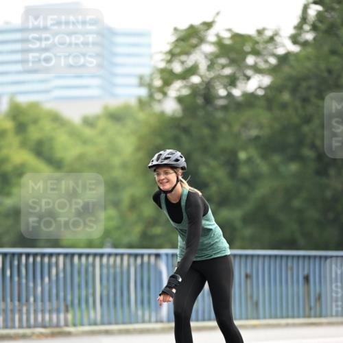 30.06.2024 - hella hamburg halbmarathon Dr. Thomas Lammeyer http://msf.ph/oto/6410520 30.06.2024 09:06:06 Kennedybrücke  meine-sportfotos.de