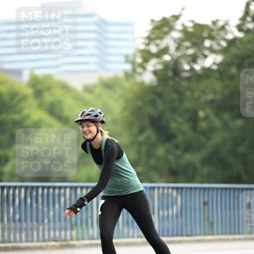 30.06.2024 - hella hamburg halbmarathon Dr. Thomas Lammeyer http://msf.ph/oto/6410541 30.06.2024 09:06:06 Kennedybrücke  meine-sportfotos.de