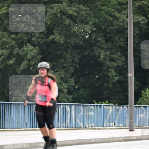 30.06.2024 - hella hamburg halbmarathon Dr. Thomas Lammeyer http://msf.ph/oto/6410581 30.06.2024 09:06:09 Kennedybrücke  meine-sportfotos.de