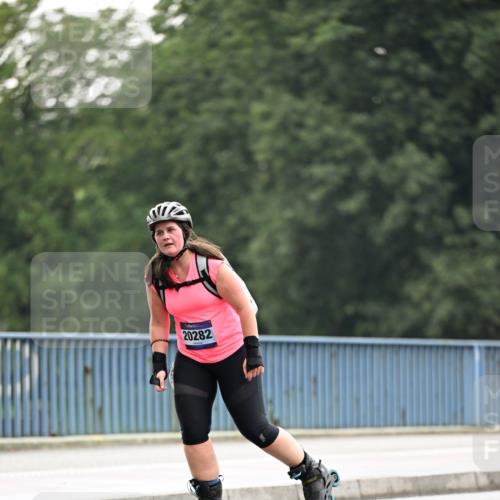 30.06.2024 - hella hamburg halbmarathon Dr. Thomas Lammeyer http://msf.ph/oto/6410604 30.06.2024 09:06:09 Kennedybrücke 20282 meine-sportfotos.de