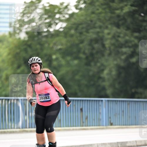 30.06.2024 - hella hamburg halbmarathon Dr. Thomas Lammeyer http://msf.ph/oto/6410652 30.06.2024 09:06:09 Kennedybrücke 20282 meine-sportfotos.de