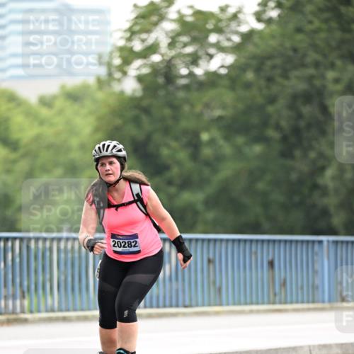 30.06.2024 - hella hamburg halbmarathon Dr. Thomas Lammeyer http://msf.ph/oto/6410677 30.06.2024 09:06:10 Kennedybrücke 20282 meine-sportfotos.de