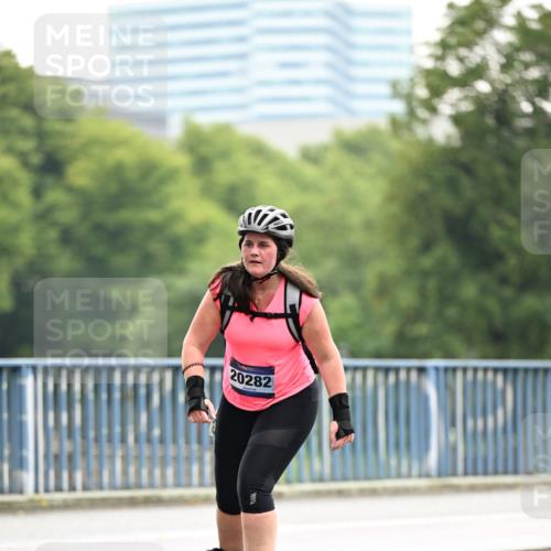 30.06.2024 - hella hamburg halbmarathon Dr. Thomas Lammeyer http://msf.ph/oto/6410721 30.06.2024 09:06:10 Kennedybrücke 20282 meine-sportfotos.de