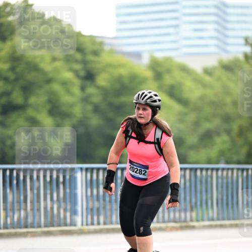 30.06.2024 - hella hamburg halbmarathon Dr. Thomas Lammeyer http://msf.ph/oto/6410746 30.06.2024 09:06:10 Kennedybrücke 20282 meine-sportfotos.de