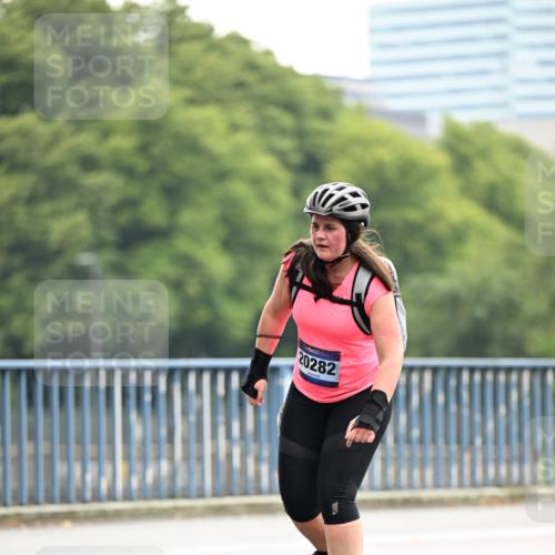 30.06.2024 - hella hamburg halbmarathon Dr. Thomas Lammeyer http://msf.ph/oto/6410769 30.06.2024 09:06:10 Kennedybrücke 20282 meine-sportfotos.de