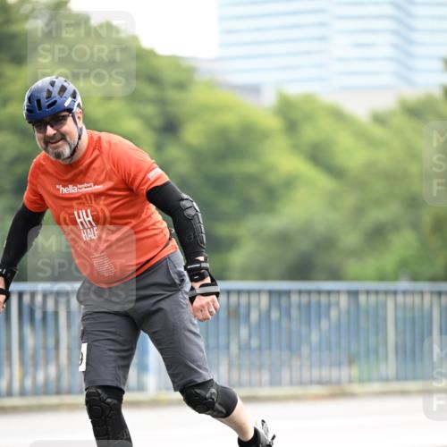 30.06.2024 - hella hamburg halbmarathon Dr. Thomas Lammeyer http://msf.ph/oto/6410864 30.06.2024 09:06:12 Kennedybrücke  meine-sportfotos.de