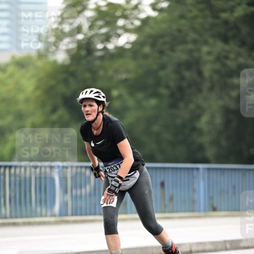 30.06.2024 - hella hamburg halbmarathon Dr. Thomas Lammeyer http://msf.ph/oto/6412016 30.06.2024 09:06:52 Kennedybrücke 2037 meine-sportfotos.de