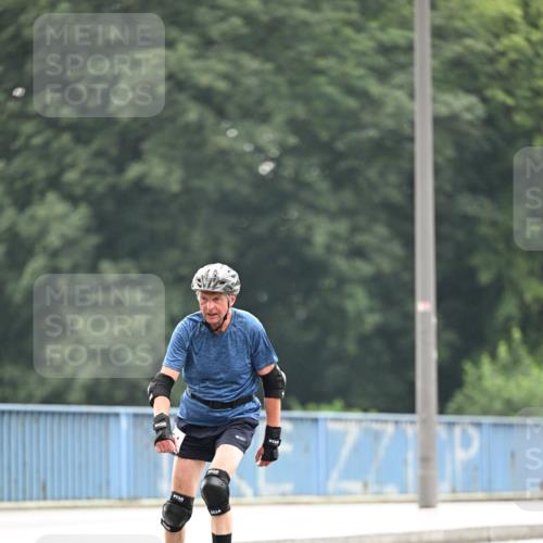 30.06.2024 - hella hamburg halbmarathon Dr. Thomas Lammeyer http://msf.ph/oto/6413662 30.06.2024 09:07:34 Kennedybrücke 29 meine-sportfotos.de