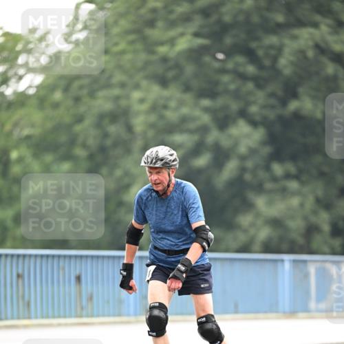 30.06.2024 - hella hamburg halbmarathon Dr. Thomas Lammeyer http://msf.ph/oto/6413806 30.06.2024 09:07:34 Kennedybrücke  meine-sportfotos.de