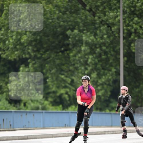 30.06.2024 - hella hamburg halbmarathon Dr. Thomas Lammeyer http://msf.ph/oto/6413919 30.06.2024 09:07:50 Kennedybrücke  meine-sportfotos.de