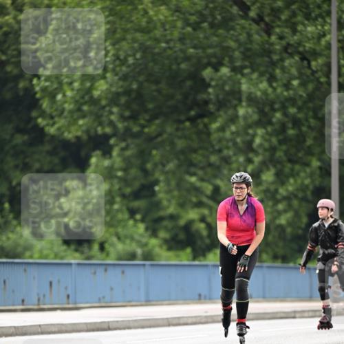 30.06.2024 - hella hamburg halbmarathon Dr. Thomas Lammeyer http://msf.ph/oto/6413953 30.06.2024 09:07:50 Kennedybrücke  meine-sportfotos.de
