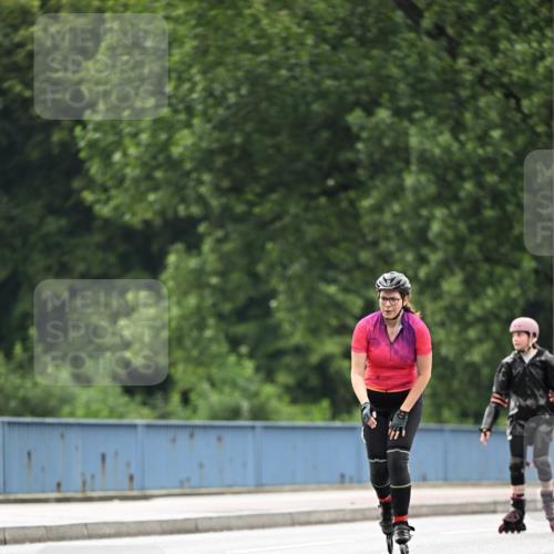 30.06.2024 - hella hamburg halbmarathon Dr. Thomas Lammeyer http://msf.ph/oto/6413985 30.06.2024 09:07:50 Kennedybrücke  meine-sportfotos.de