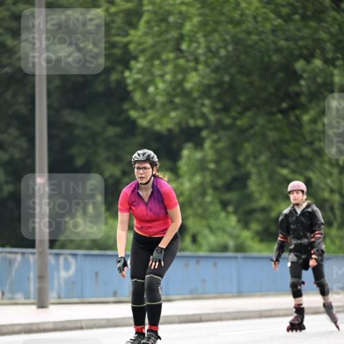 30.06.2024 - hella hamburg halbmarathon Dr. Thomas Lammeyer http://msf.ph/oto/6414248 30.06.2024 09:07:51 Kennedybrücke  meine-sportfotos.de