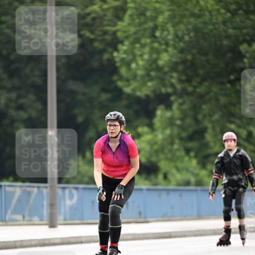 30.06.2024 - hella hamburg halbmarathon Dr. Thomas Lammeyer http://msf.ph/oto/6414279 30.06.2024 09:07:51 Kennedybrücke  meine-sportfotos.de