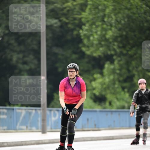 30.06.2024 - hella hamburg halbmarathon Dr. Thomas Lammeyer http://msf.ph/oto/6414312 30.06.2024 09:07:51 Kennedybrücke  meine-sportfotos.de