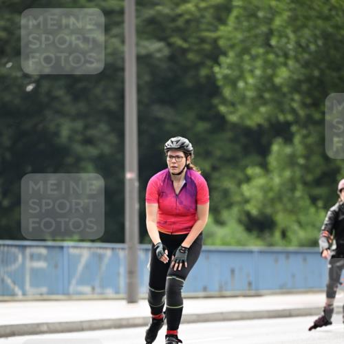 30.06.2024 - hella hamburg halbmarathon Dr. Thomas Lammeyer http://msf.ph/oto/6414348 30.06.2024 09:07:52 Kennedybrücke  meine-sportfotos.de