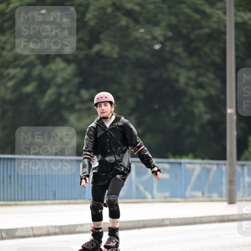 30.06.2024 - hella hamburg halbmarathon Dr. Thomas Lammeyer http://msf.ph/oto/6414516 30.06.2024 09:07:54 Kennedybrücke  meine-sportfotos.de