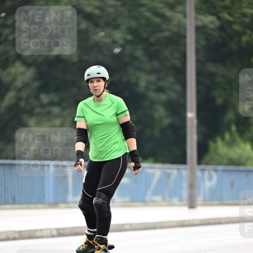 30.06.2024 - hella hamburg halbmarathon Dr. Thomas Lammeyer http://msf.ph/oto/6414657 30.06.2024 09:07:57 Kennedybrücke  meine-sportfotos.de